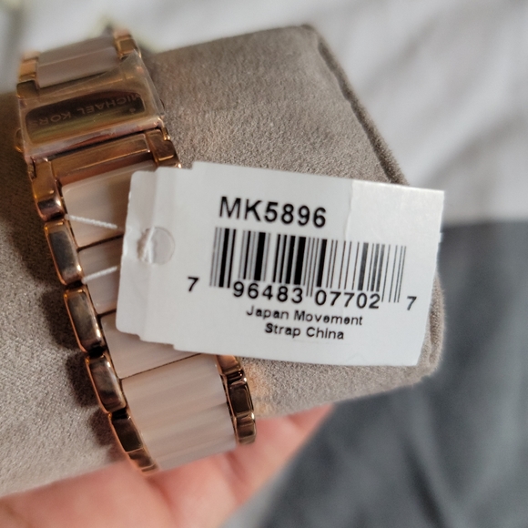 Michael Kors: Parker Rose-Gold Tone Blush Acetate Watch - Picture 4 of 4